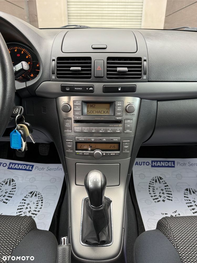 Toyota Avensis 1.8 VVT-i Combi Sol - 29