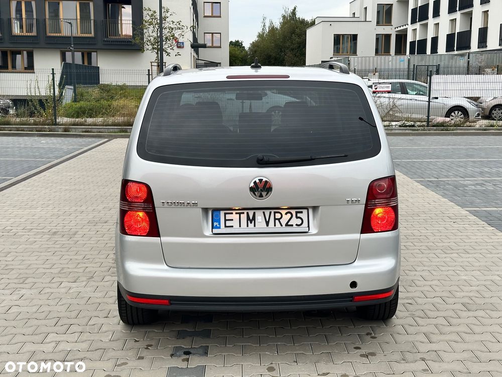 Volkswagen Touran 1.9 TDI Trendline DSG - 10