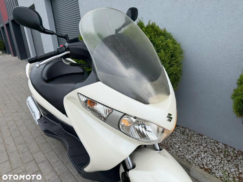Suzuki Burgman - 10