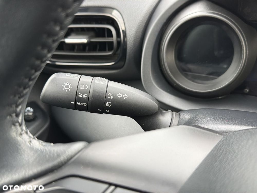 Toyota Yaris - 16