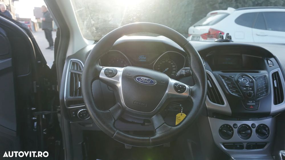 Ford Focus 1.0 EcoBoost Start-Stopp-System TREND - 16