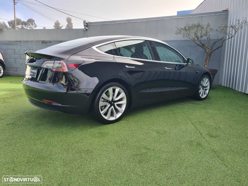 Tesla Model 3 - 4