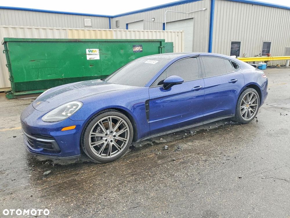 Porsche Panamera 4 - 1