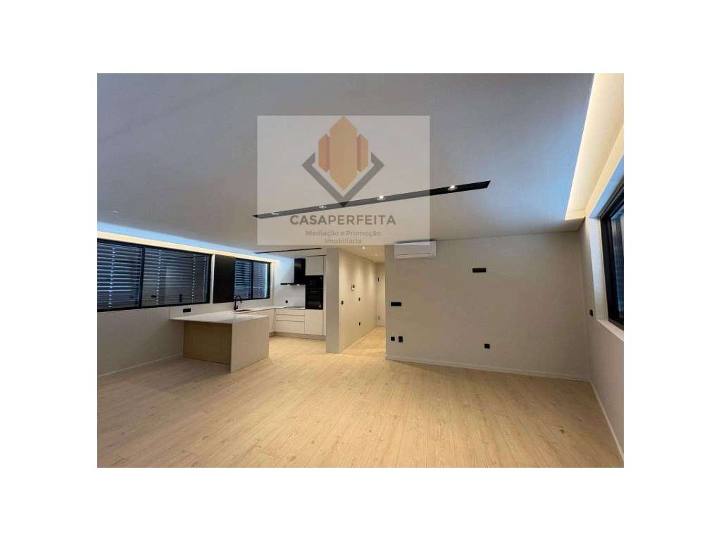 Fabuloso T1 Novo com Varanda e Lugar de Garagem - Centro de Gondomar - Grande imagem: 2/9
