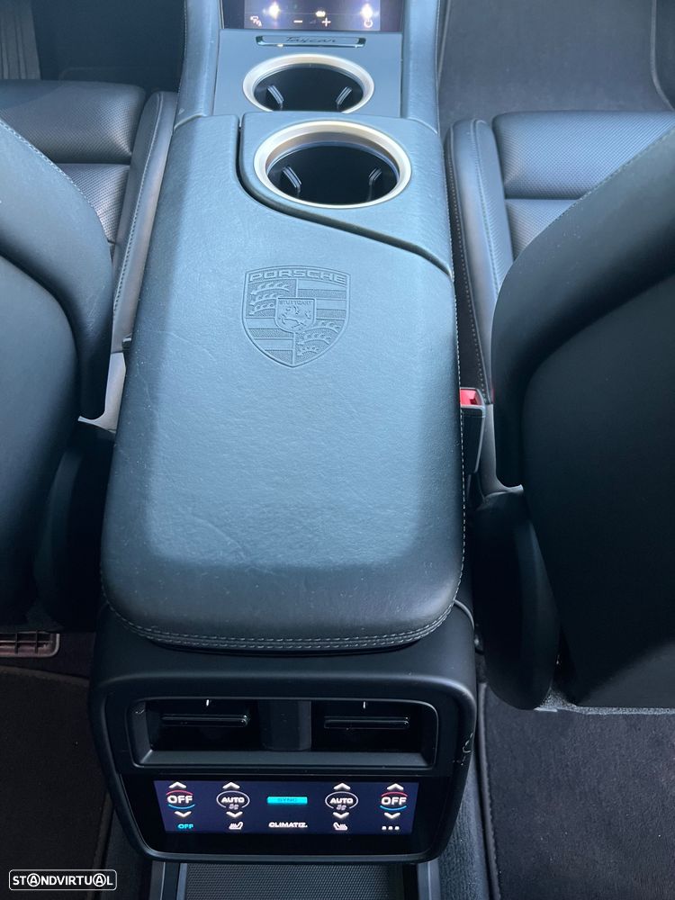 Porsche Taycan Turbo S - 22