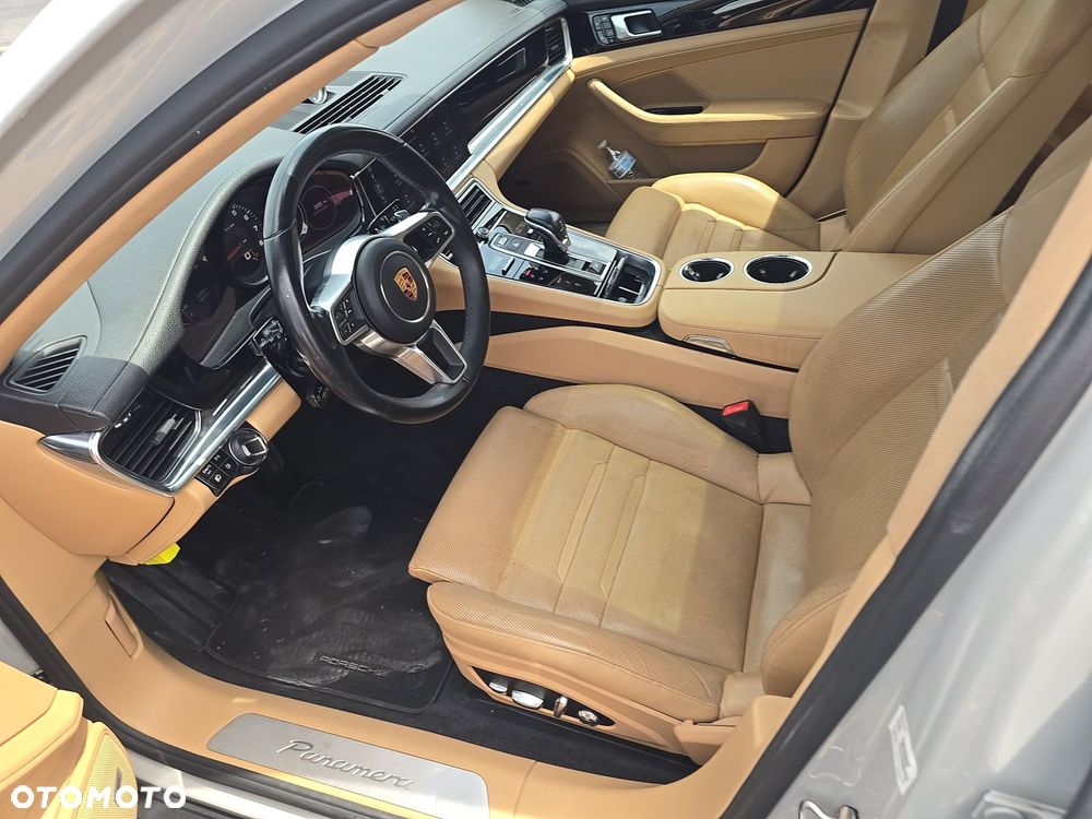 Porsche Panamera - 14
