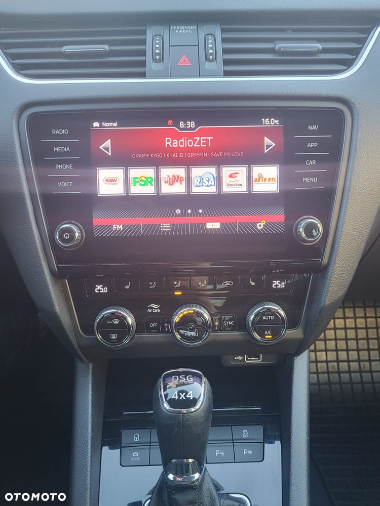 Skoda Octavia Scout 2.0 TDI 4x4 DSG - 25