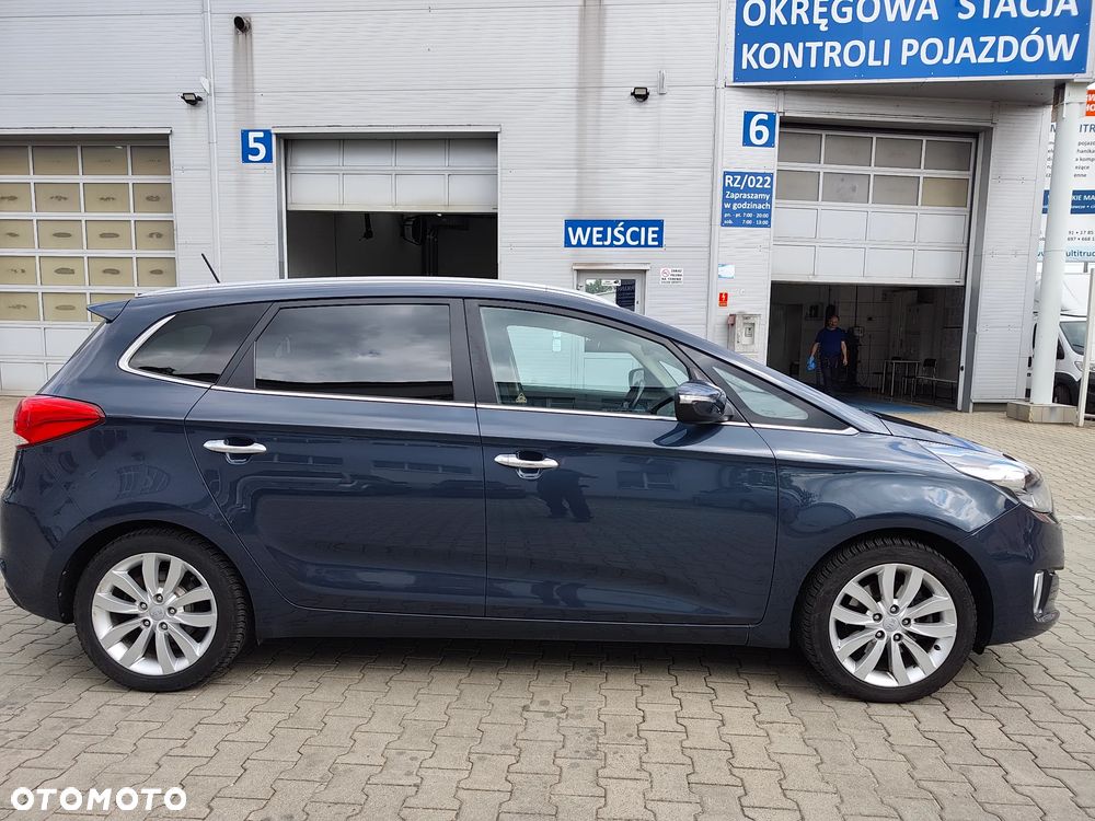 Kia Carens - 3