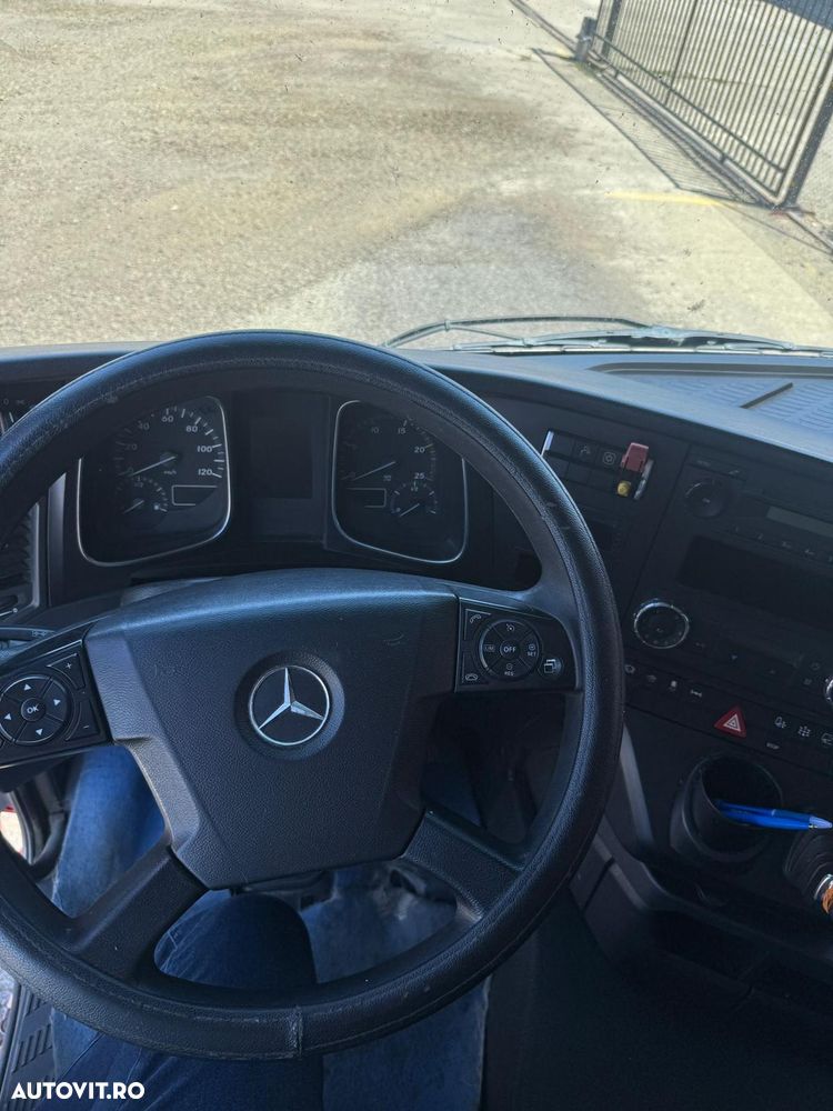 Mercedes-Benz Actros - 4