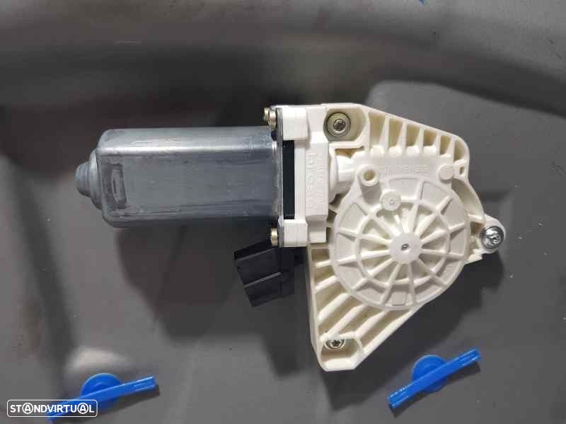 ELEVADOR DE VIDRO FRONTAL ESQUERDO MERCEDES-BENZ CLASSE A 2005 -A169701379 - 1