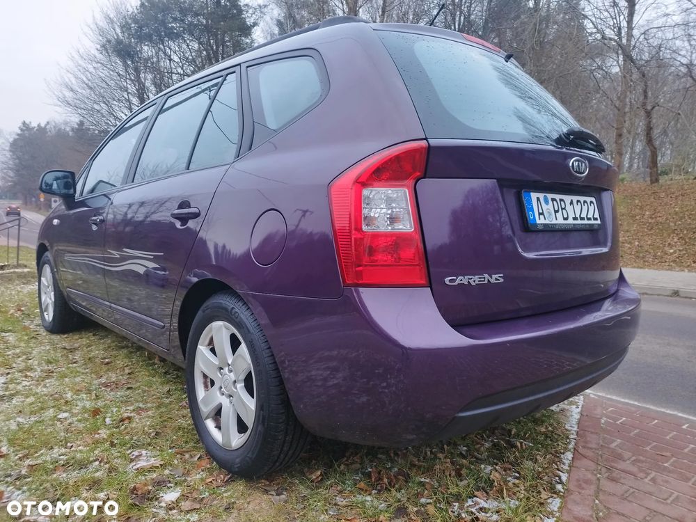 Kia Carens 2.0 EX - 17