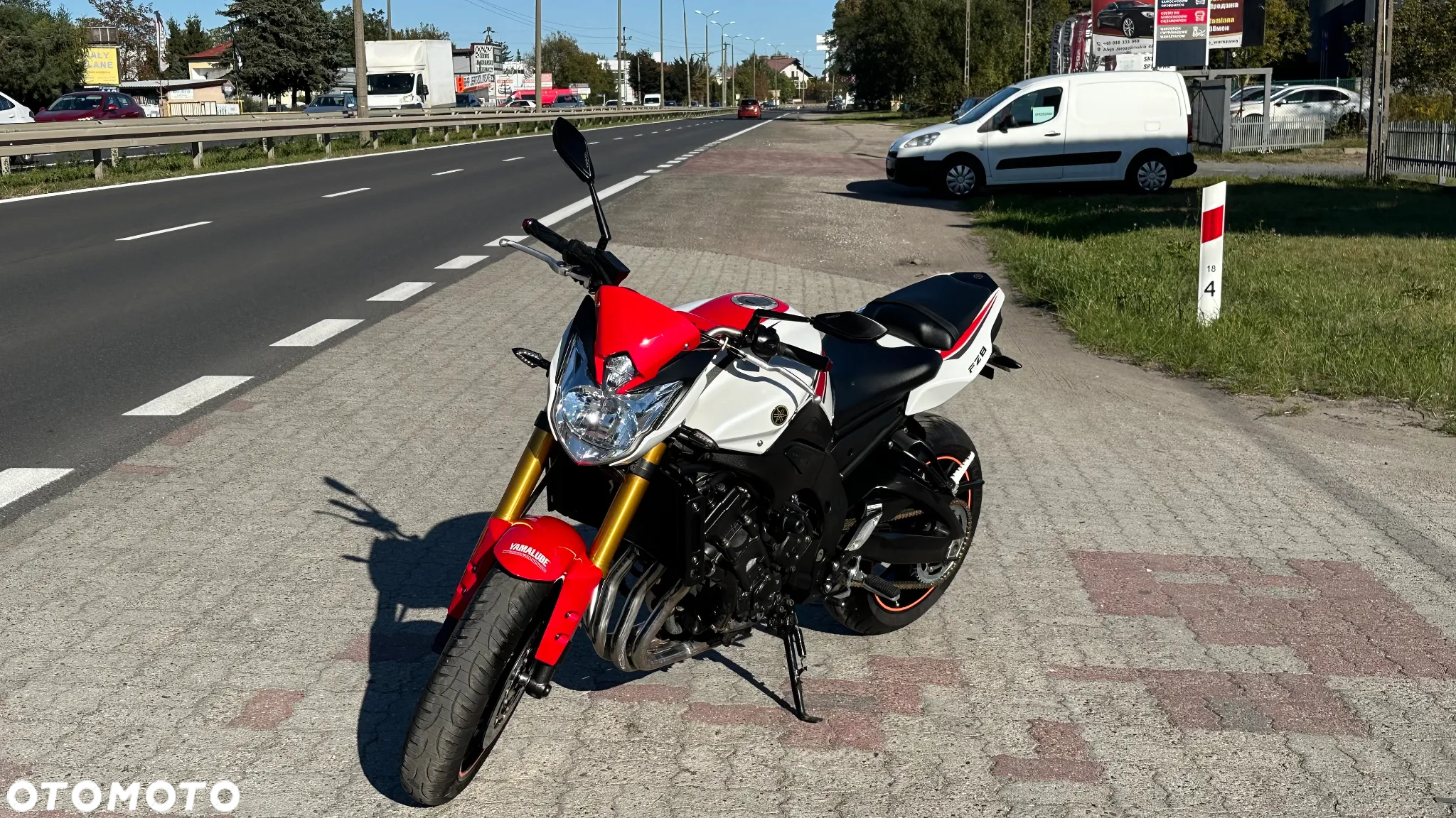 Yamaha FZ8 - 4