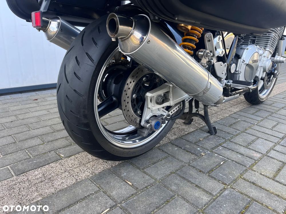 Yamaha XJR - 23