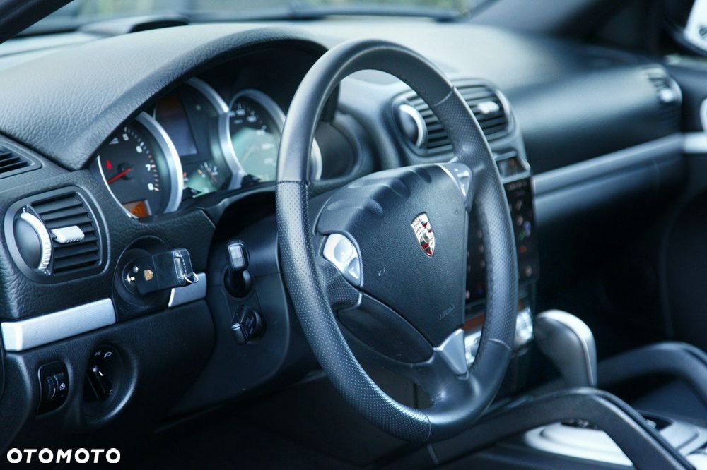 Porsche Cayenne - 10