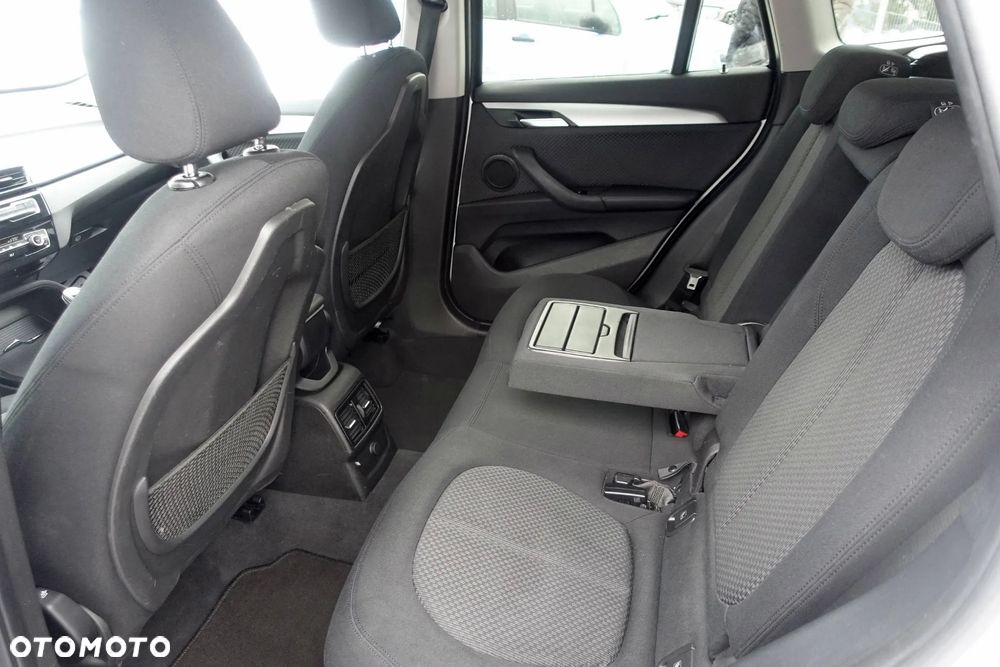 BMW X1 xDrive18d - 14