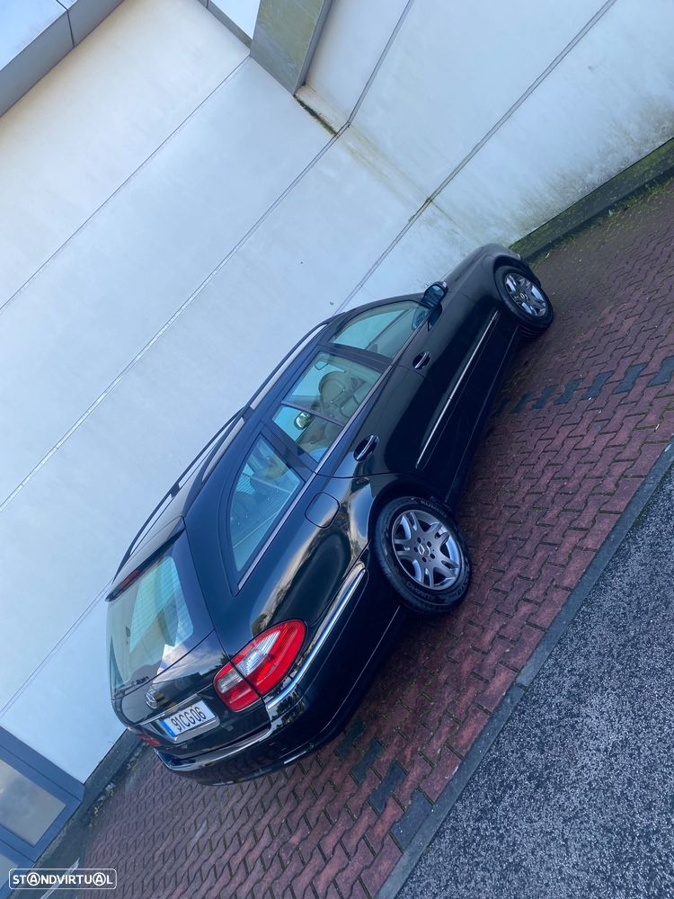 Mercedes-Benz E 220 - 51