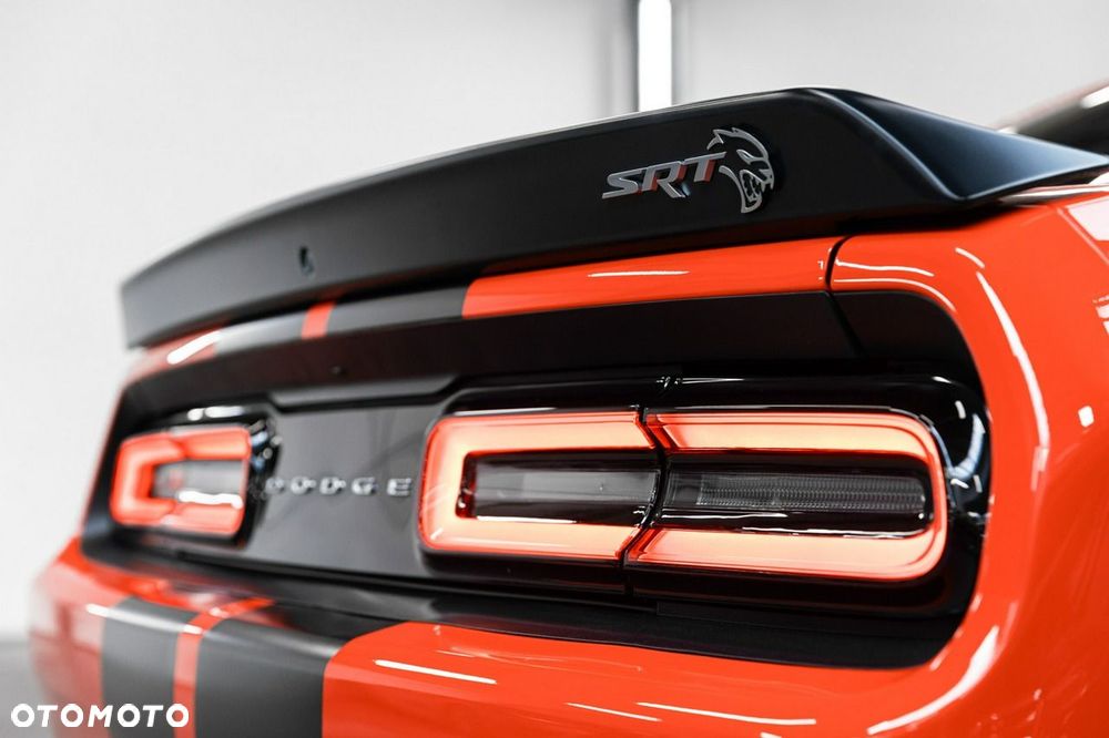 Dodge Challenger - 21