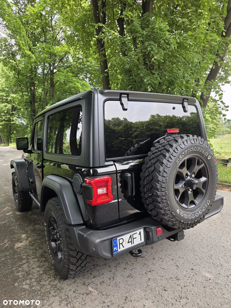 Jeep Wrangler - 12