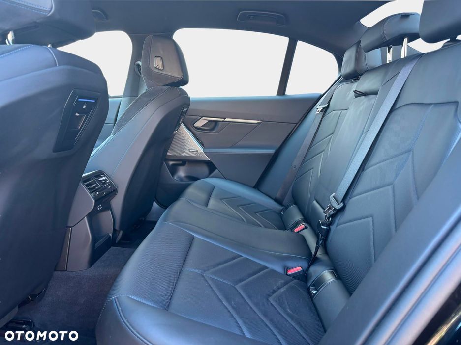 BMW Seria 5 520d xDrive mHEV M Sport - 20