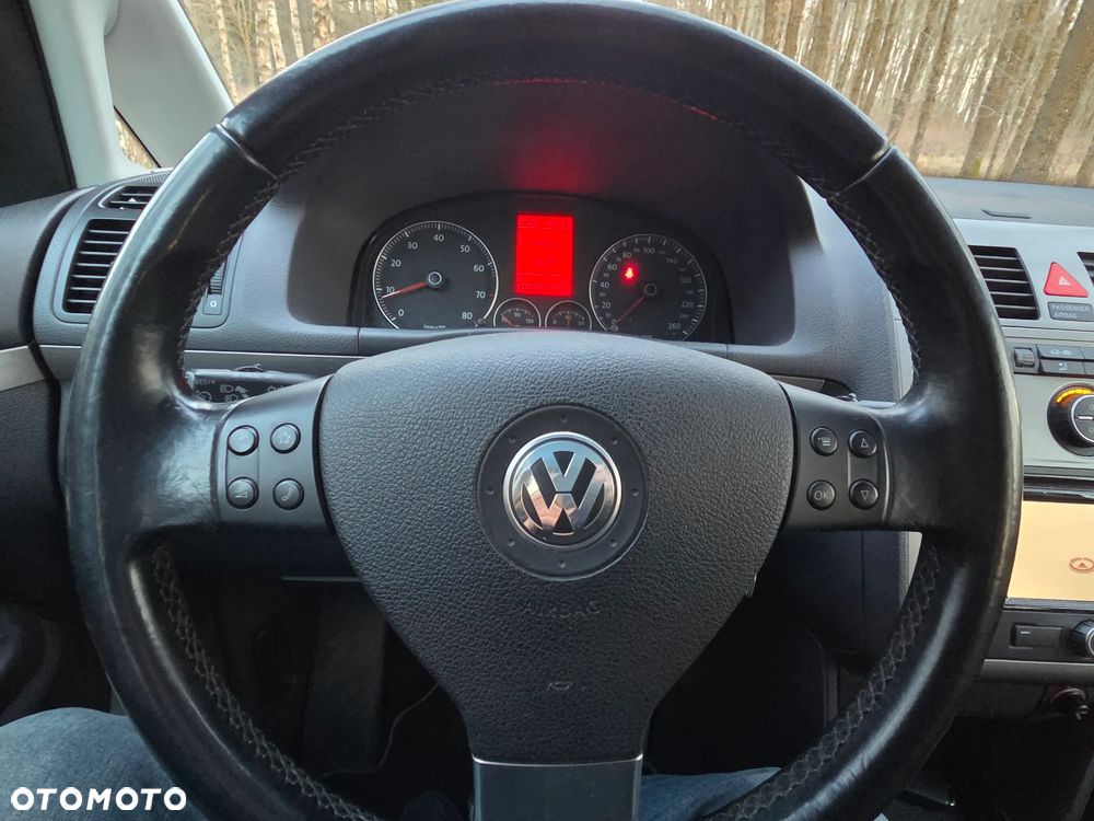Volkswagen Touran - 3