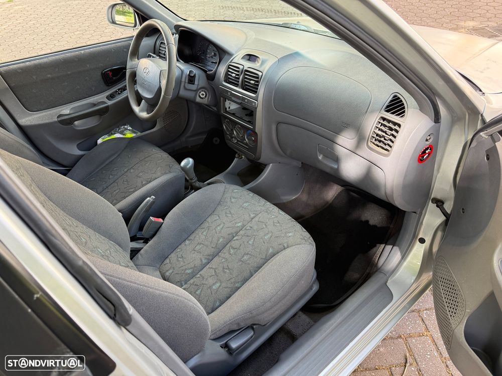 Hyundai Accent 1.3 GLS - 10