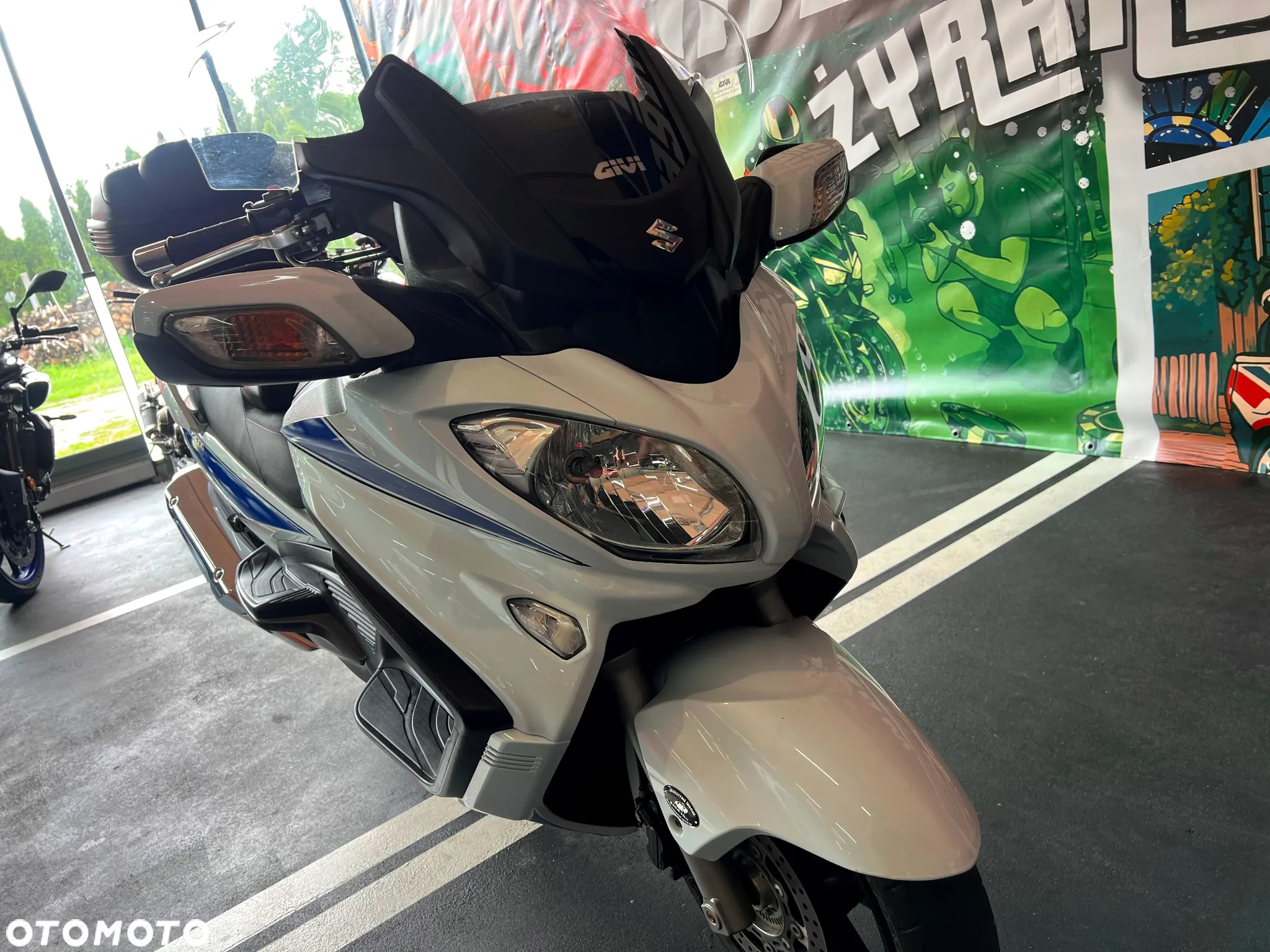 Suzuki Burgman - 9