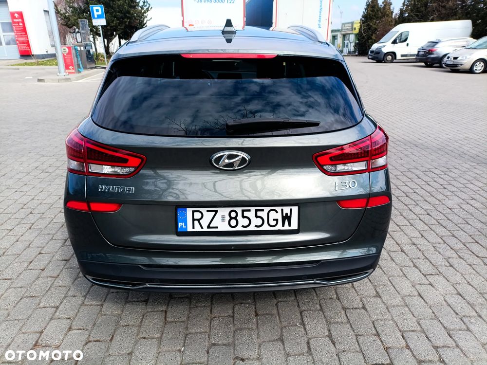 Hyundai i30 1.6 CRDI 48V-Hybrid DCT Prime - 11