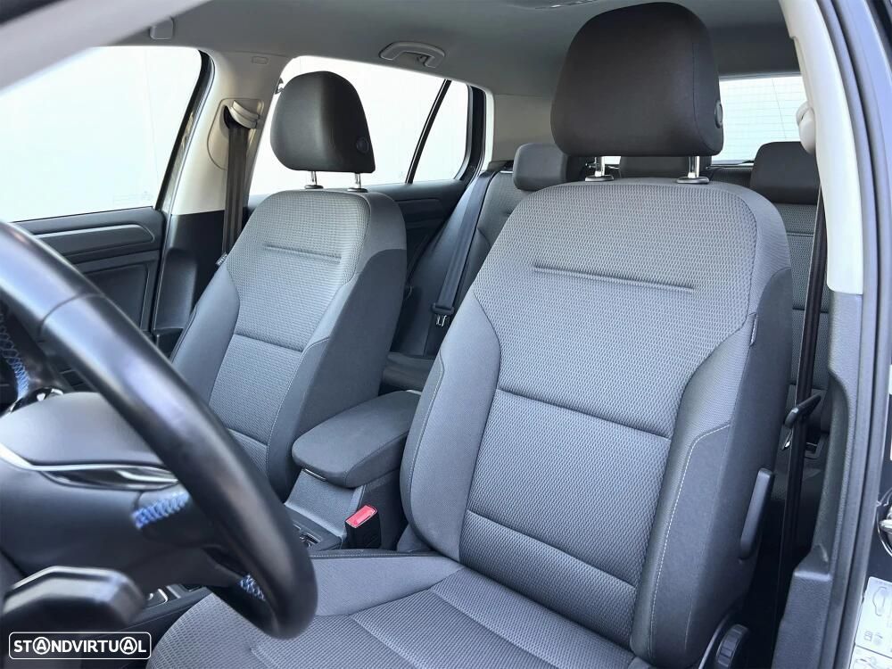 VW e-Golf AC/DC - 27