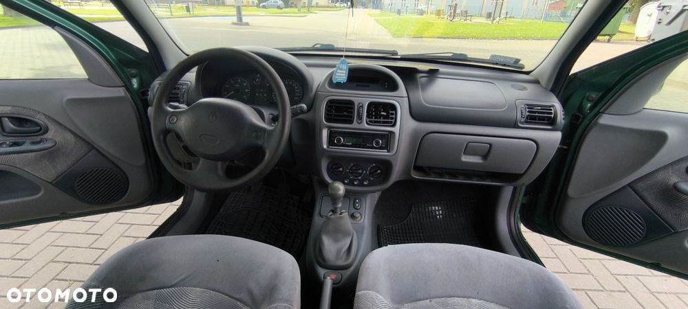 Renault Clio - 7