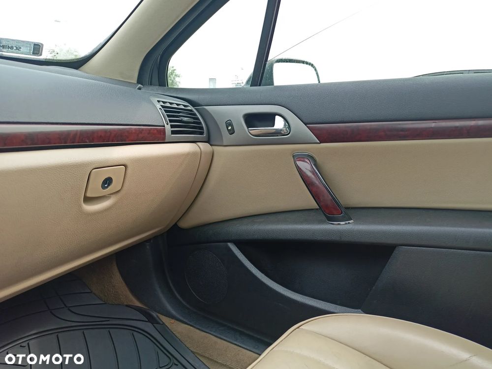 Peugeot 407 - 13