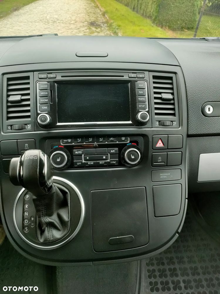 Volkswagen Multivan - 21
