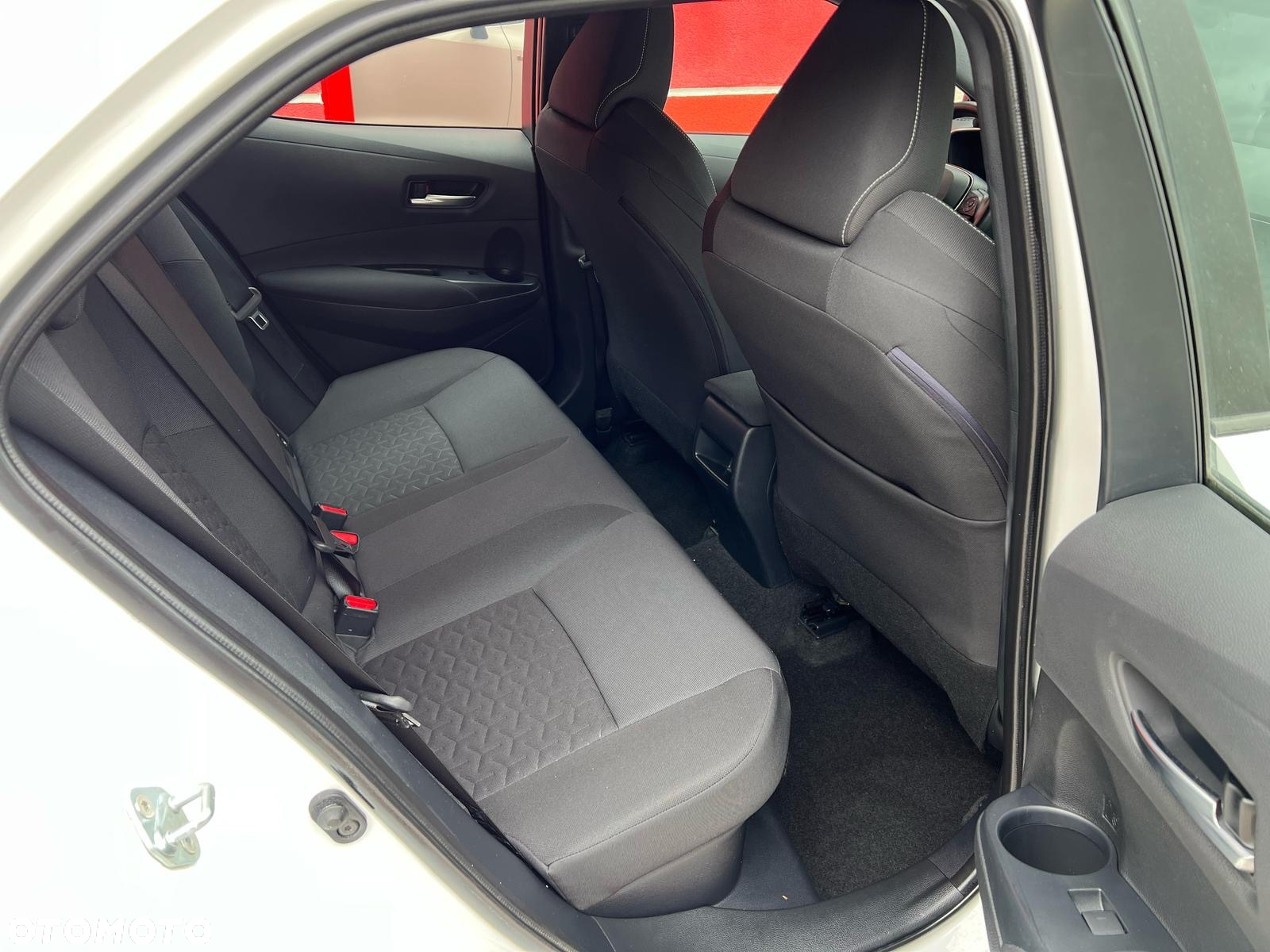 Toyota Corolla 1.8 Hybrid Business Edition - 25