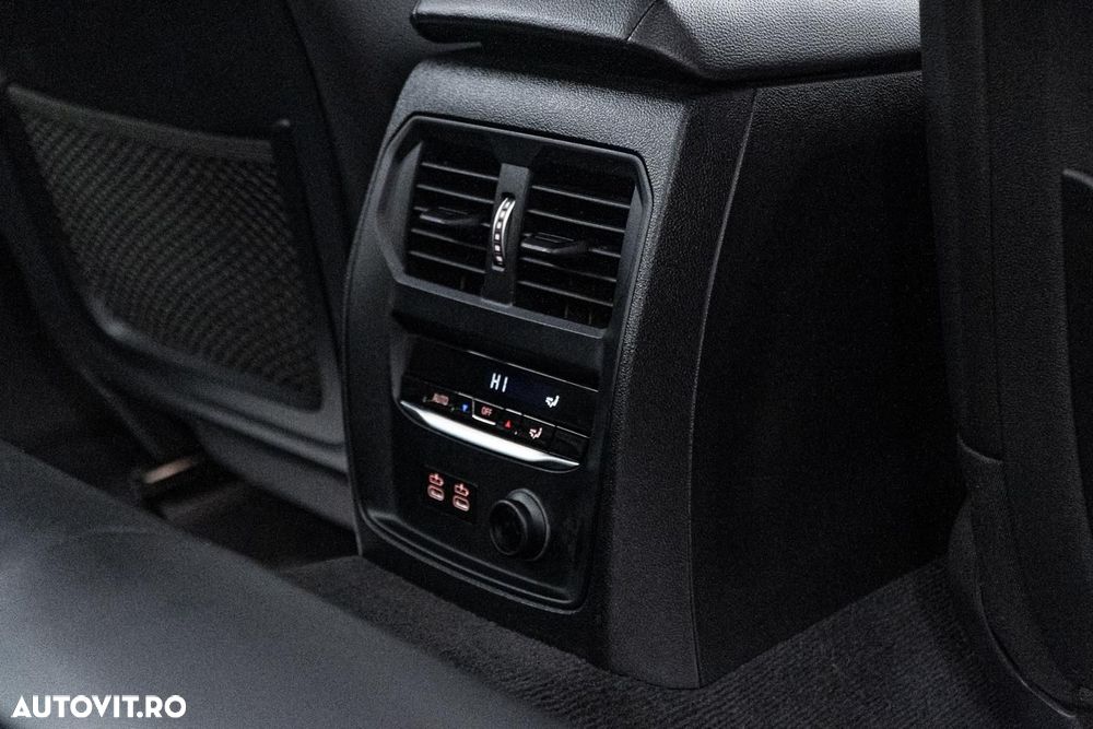 BMW Seria 3 320d Aut. Sport Line - 26