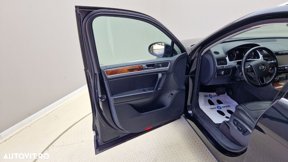 Volkswagen Touareg 3.0 V6 TDI BMT - 11