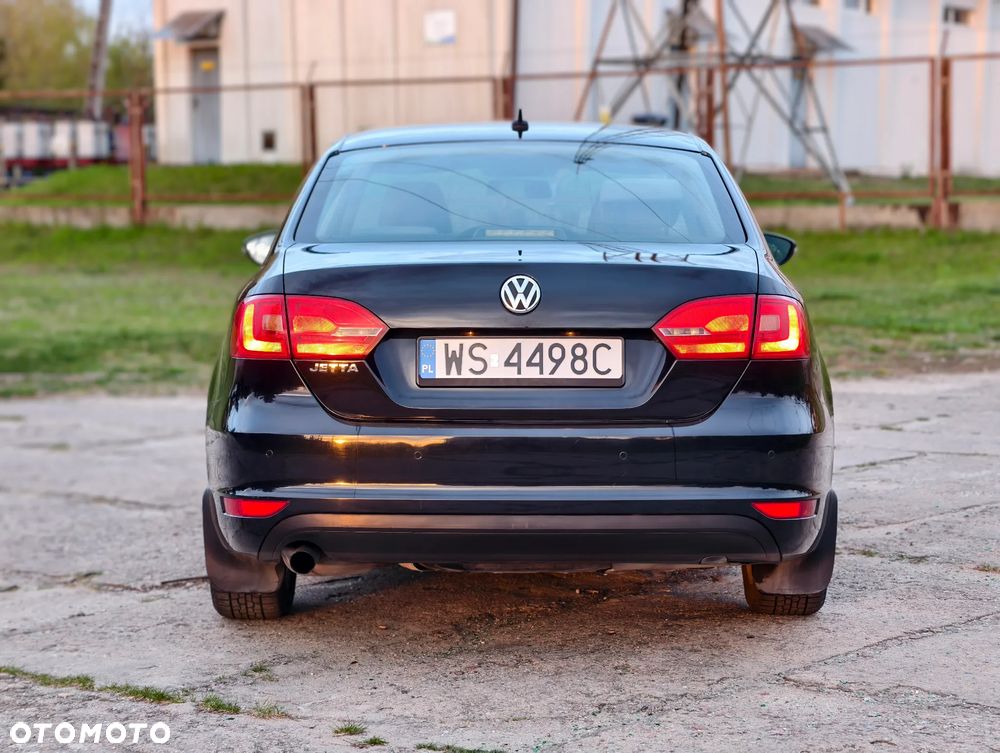 Volkswagen Jetta 1.2 TSI Trendline - 6