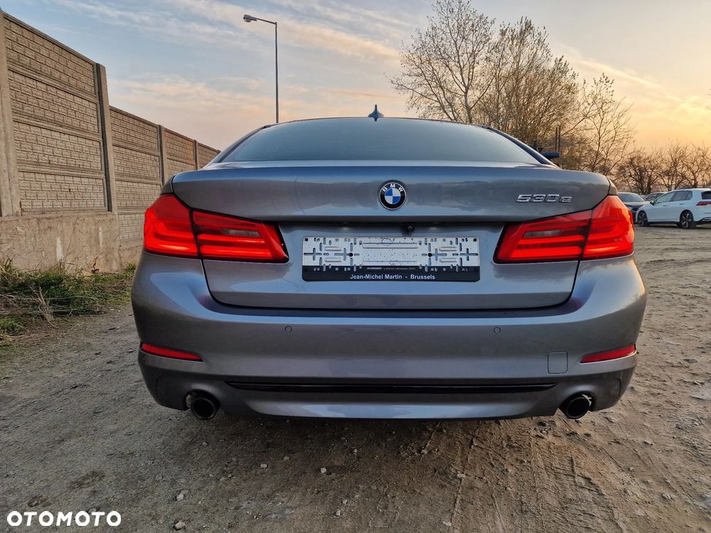 BMW Seria 5 530e iPerformance Sport Line sport - 24