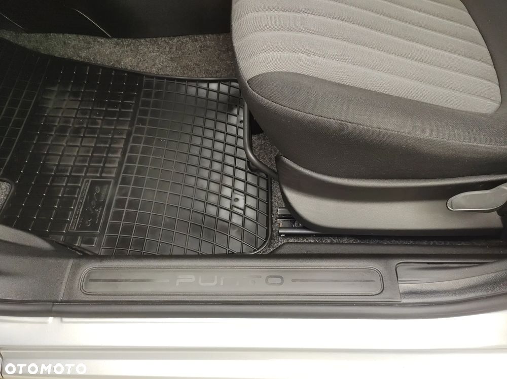 Fiat Punto 1.4 Young - 17