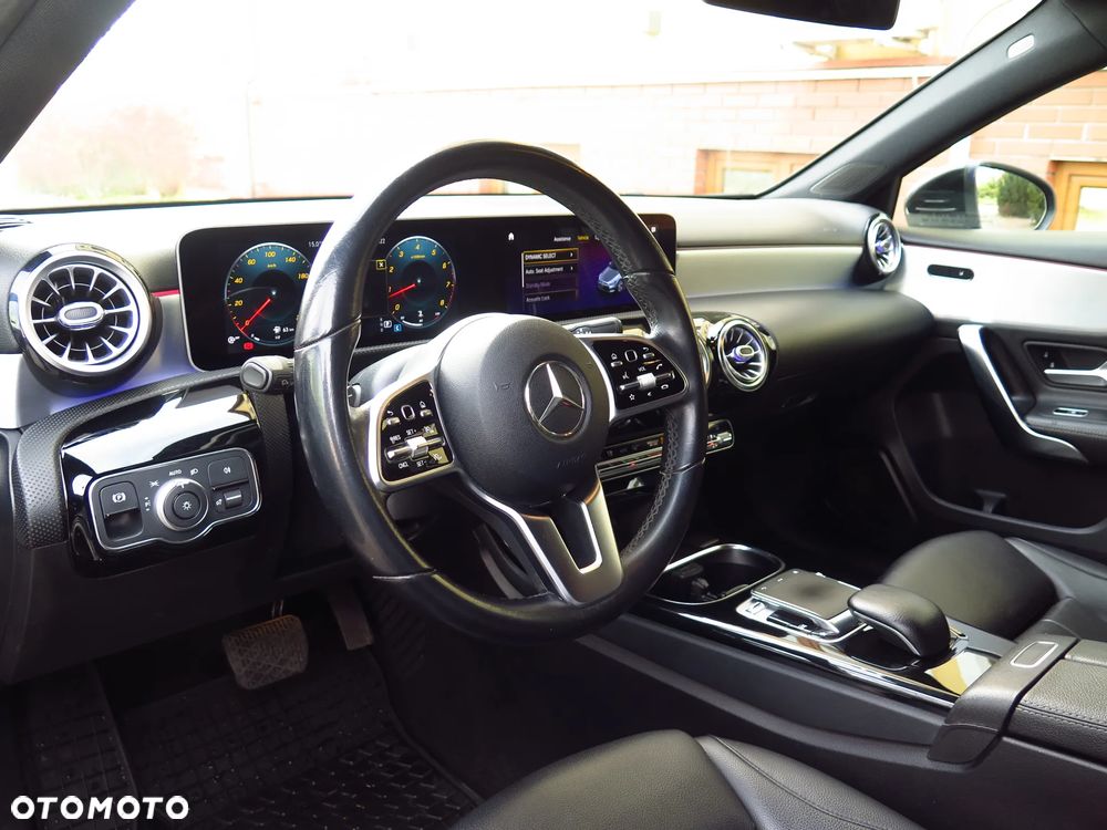 Mercedes-Benz Klasa A 250 4-Matic 7G-DCT - 22