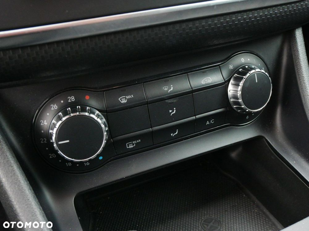 Mercedes-Benz Klasa A 180 (BlueEFFICIENCY) - 20
