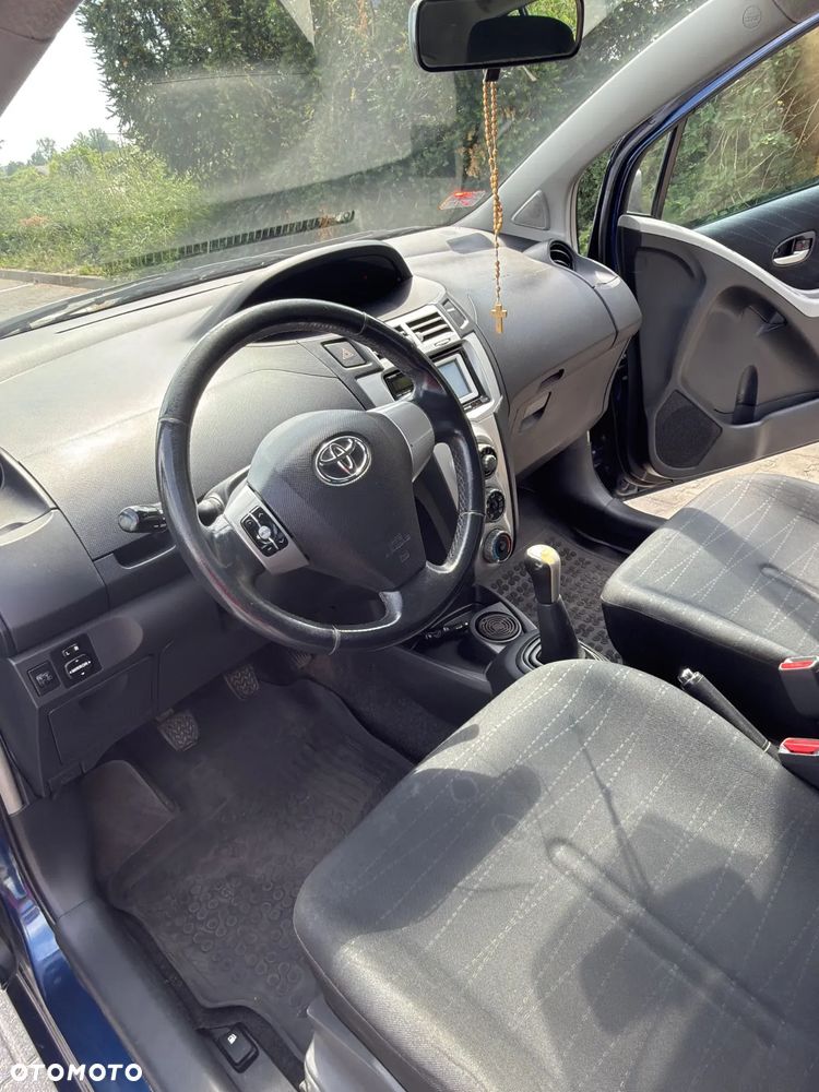 Toyota Yaris - 11