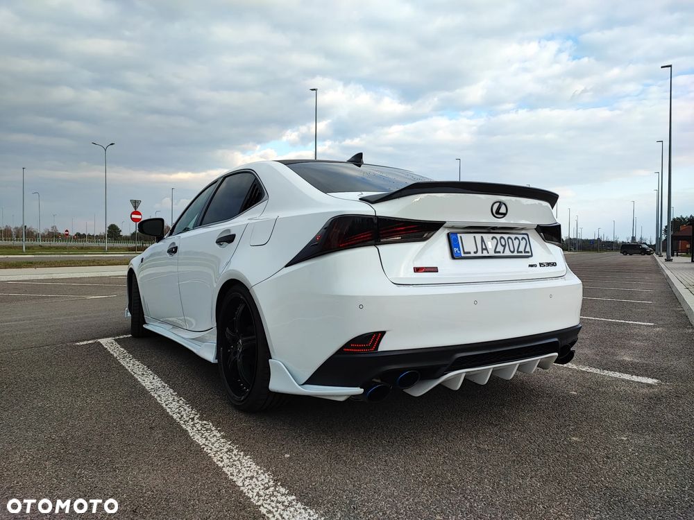 Lexus IS F Sport - 7