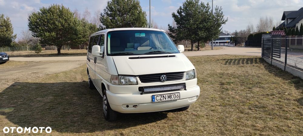 Volkswagen Caravelle - 2