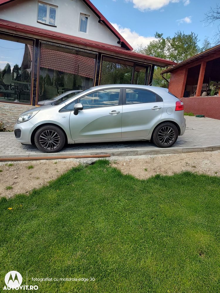 Kia Rio - 12