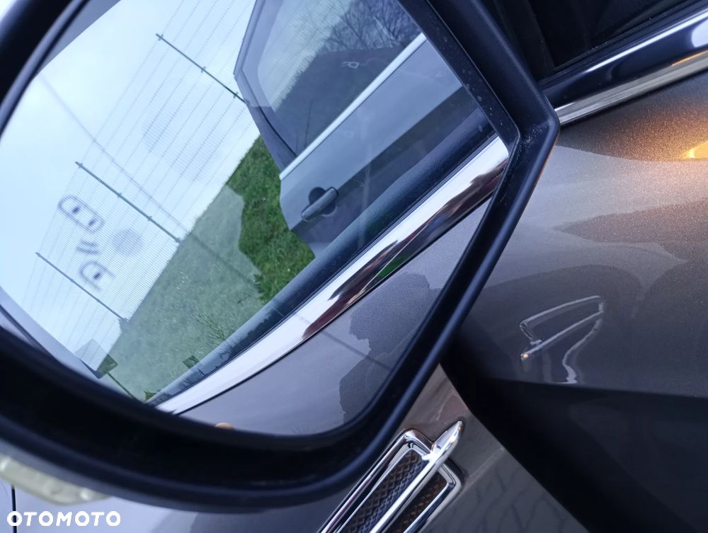 Ford Kuga 2.0 TDCi FWD Titanium - 25