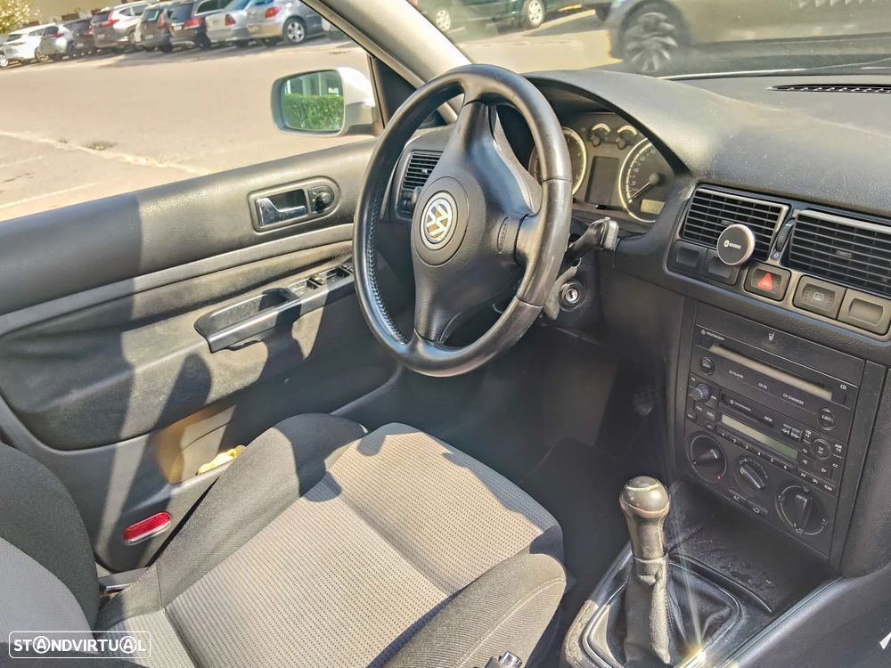 VW Golf 1.9 TDi Highline - 4