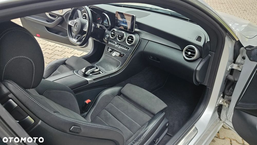 Mercedes-Benz Klasa C 200 9G-TRONIC AMG Line - 27