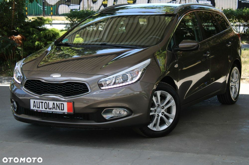 Kia Ceed - 36