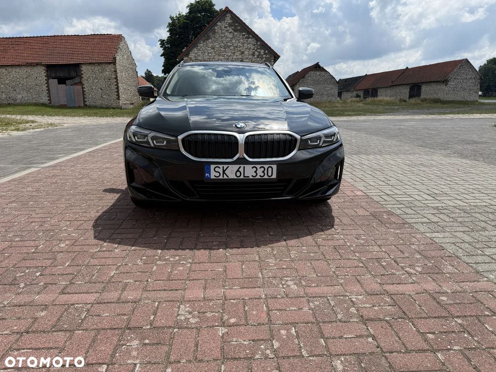 BMW Seria 3 318d mHEV - 8