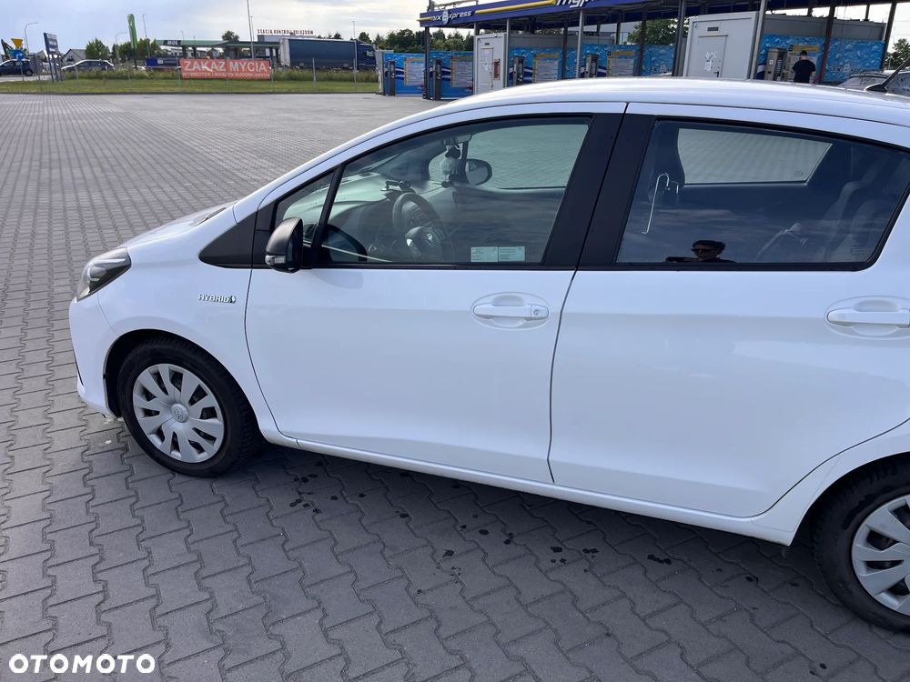 Toyota Yaris Hybrid 100 Active EU6 - 3