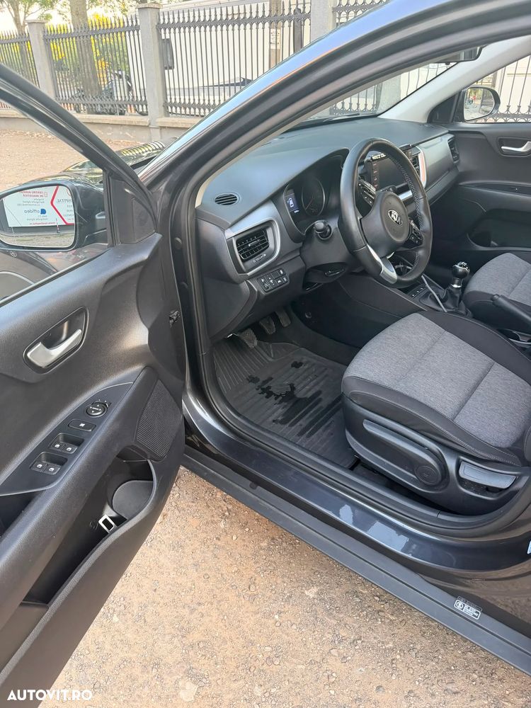 Kia Stonic 1.2 GSL Urban - 11